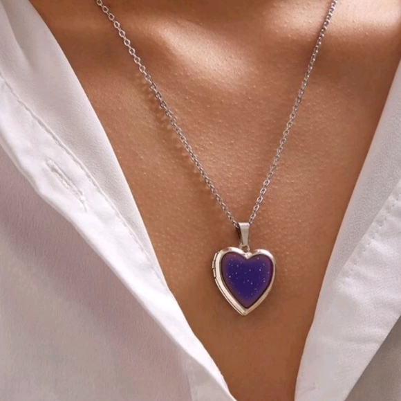 Jewelry - Mood Heart Locket